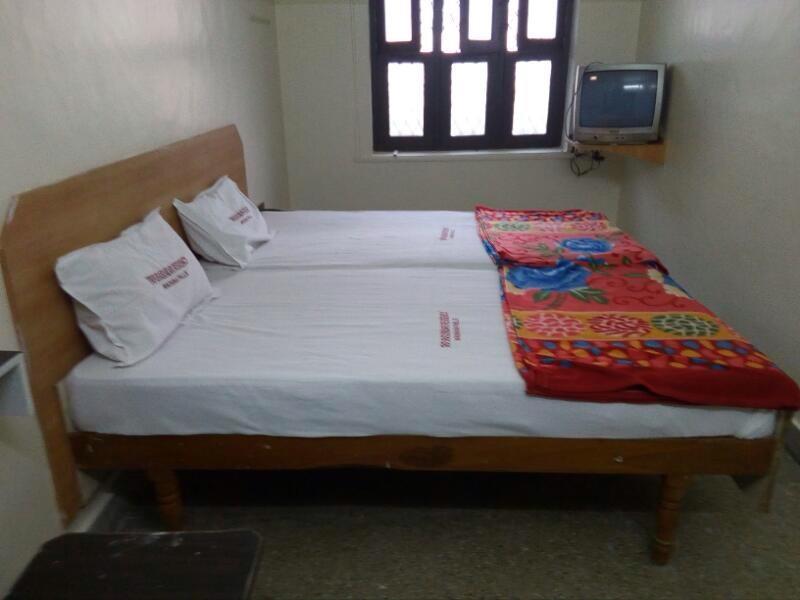 Hôtel Tripura Sundari Residency à Madanapalle Extérieur photo