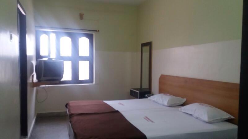 Hôtel Tripura Sundari Residency à Madanapalle Extérieur photo